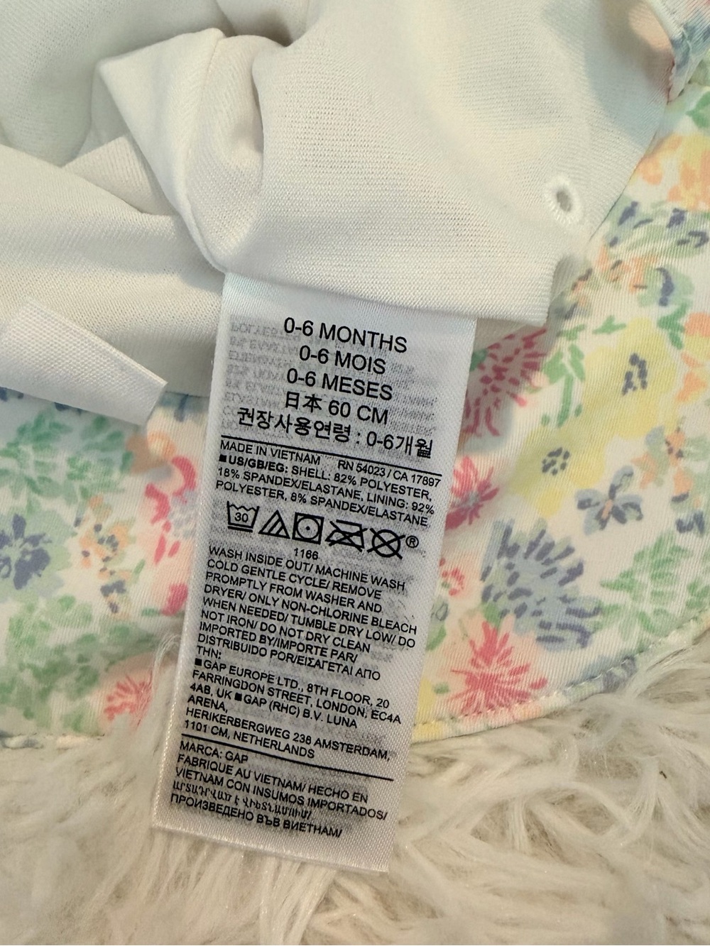 Baby GAP Floral Rash Guard Swim Set & Sun Hat 0-6M Like New - Picture 6 of 9
